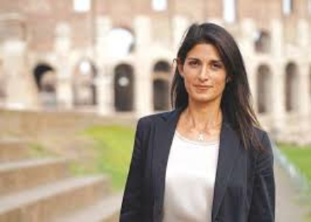 Raggi: "Sono una donna libera e sono l'argine della destra"