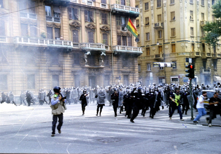 Genova G8 2001 Carica della polizia