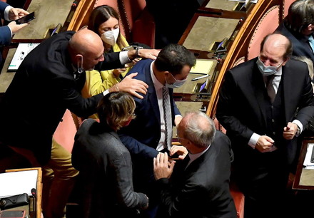 DDL Zan, il Senato diventa una curva… di indecenza