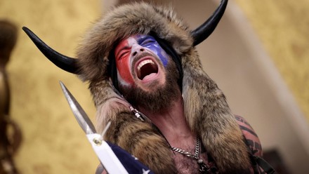 Assalto Congresso Usa: condanna di 3 anni per sciamano QAnon?