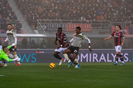 La nave Venezia salpa verso la salvezza, il Napoli cade a Milano