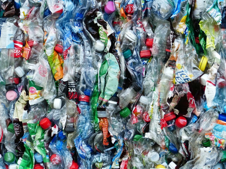 plastic-bottles-115071_1920.jpg