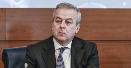 Locatelli: 'Omicron cresce ma meno grave. Vaccino obbligatorio'