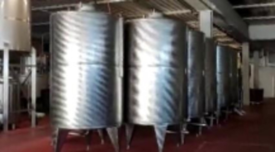 Cisterne piene di alcolici