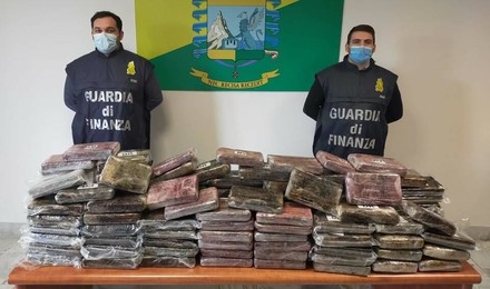 Traffico internazionale di cocaina a Genova, operazione da 445 Kg