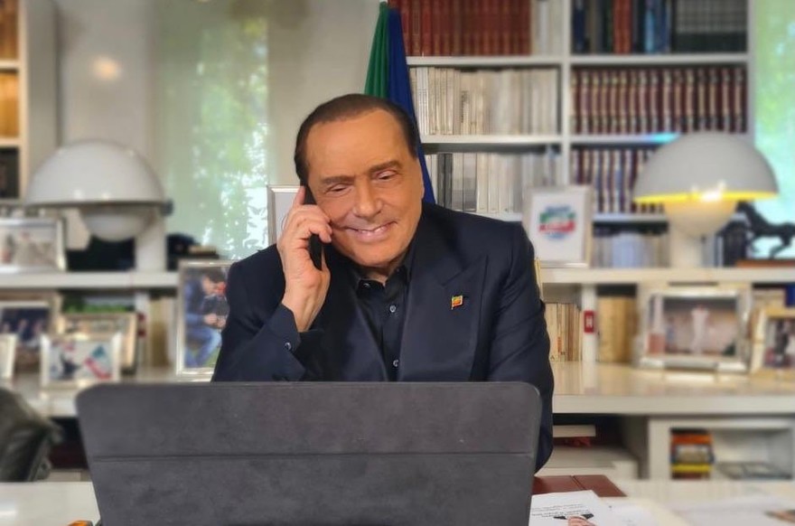 berlusconi telefono.jpeg