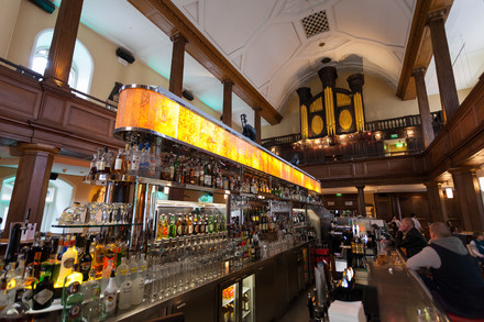 Ri-abitare gli edifici sacri