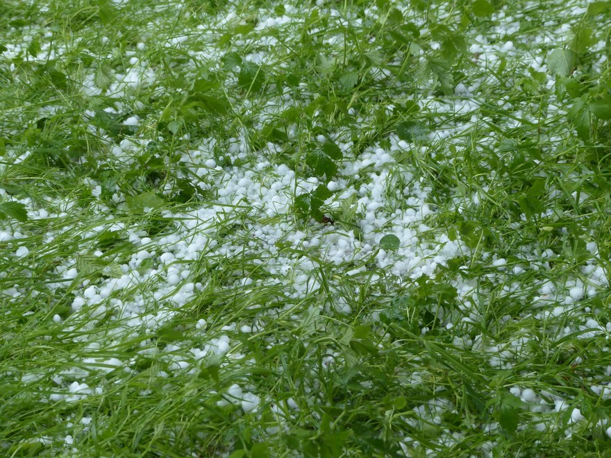 hailstones-123044_1920.jpg