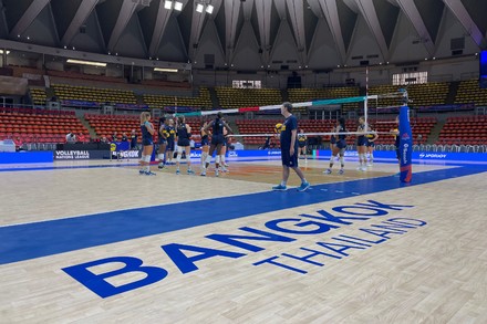 Le azzurre del volley a Hong Kong per centrare la Final Eight 