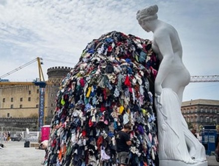 Venere degli Stracci bruciata a Napoli per una Challange