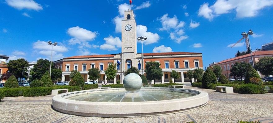 latina fonatana palla.jpg