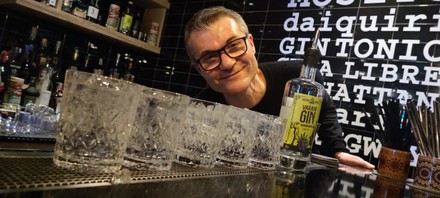 Metti una cena mediterranea a base di gin e bollicine