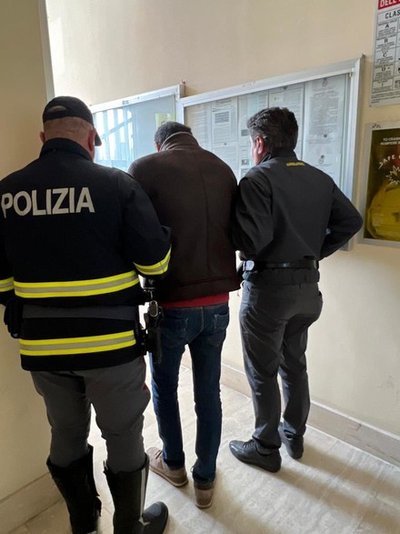 Frosinone, fatture false sull'import-export di auto