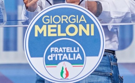 Linea dura per l'apologia di fascismo in Fratelli d'Italia