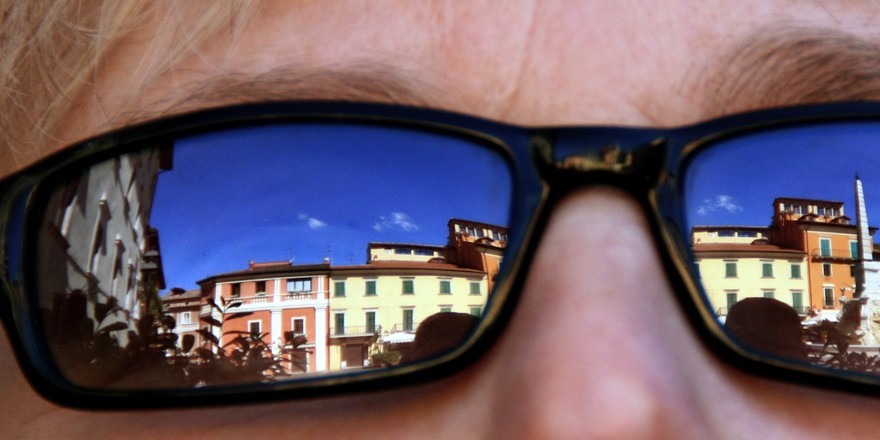 Occhiali_da_sole_-_Italia.jpg
