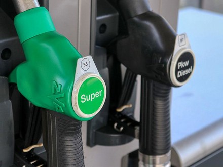 Prezzo stabile per i carburanti e già è tanto