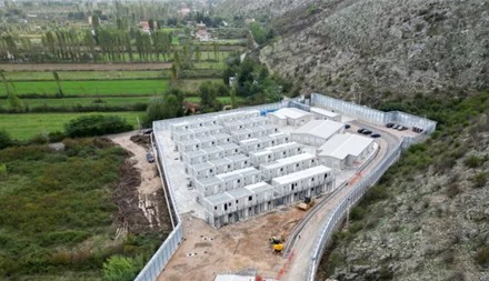 Migranti in Albania, governo prova a uscire da impasse