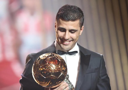 Calcio: il Pallone d'Oro a Rodri pieno di polemiche