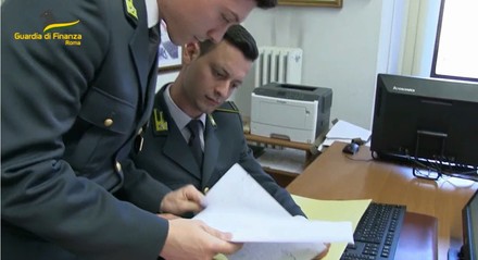 Truffa nel commercio di carburanti, 25 misure cautelari emesse