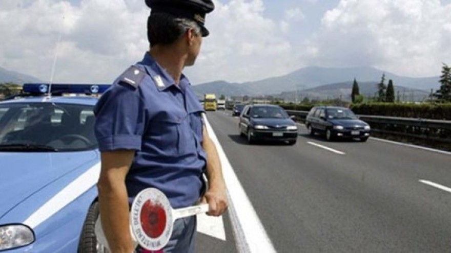 codice della strada posto di blocco carabinieri