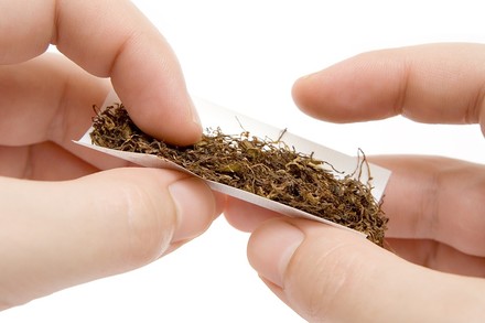 Il tabacco costa troppo, gli australiani virano sulla cannabis