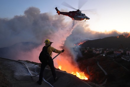Emergenza incendi a Los Angeles, la situazione non migliora