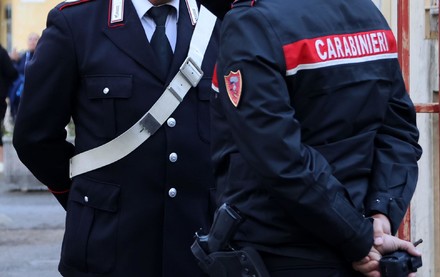 Roma, 13enne spara a scuola con pistola a salve