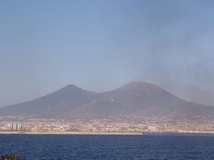 Napoli, sveglia prima dell'alba con il terremoto