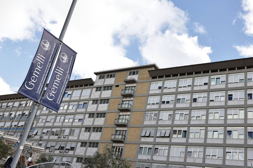 ospedale gemelli Roma.jpeg