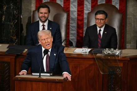 Il primo discorso di Trump al Congresso sembra un comizio