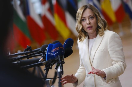 Ucraina, Meloni lavora a vertice Parigi