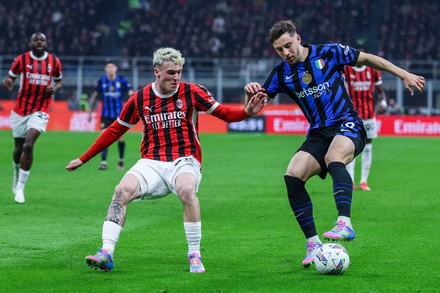 Calcio, oltre a 4 match di Serie A, il derby di Milano 