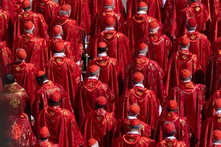Conclave, cardinali tornano a riunirsi: oggi sar&agrave; decisa la data