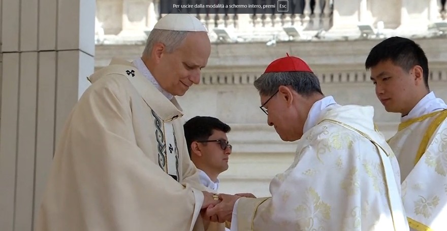 anello pescatore Leone XIV.jpg