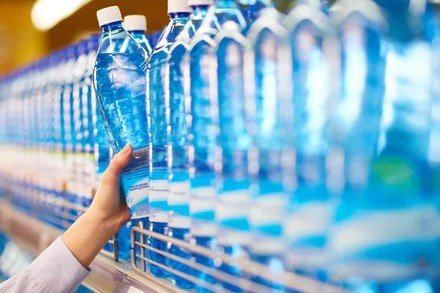 Acqua in bottiglia, test boccia 6 marche su 21