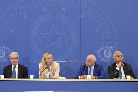 Caso Almasri, perché Meloni è stata derubricata ma gli altri no